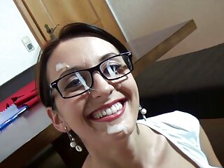 All Interior Threesome- ը կրկնակի creampie- ով շիկահեր նորեկի համար