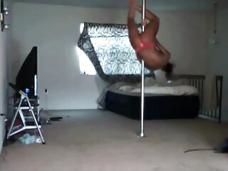 Bbw աղջիկը իր փիսիկն ու էշը լցնում է խաղալիքով