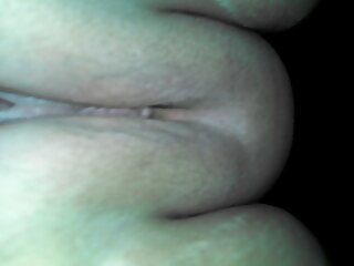 Beach Babe- ն սիրում է ծիծ տալ աքաղաղին հանրության առջև